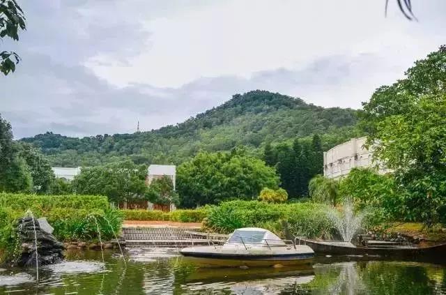 <a href=http://www.lexiangyou.org/xiangcunlvyou/ target=_blank class=infotextkey>乡村旅游</a>:南朗诗意小镇