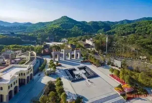 <a href=http://www.lexiangyou.org/xiangcunlvyou/ target=_blank class=infotextkey>乡村旅游</a>：南朗诗意小镇