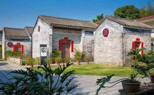 <a href=http://www.lexiangyou.org/xiangcunlvyou/ target=_blank class=infotextkey>乡村旅游</a>：南朗诗意小镇