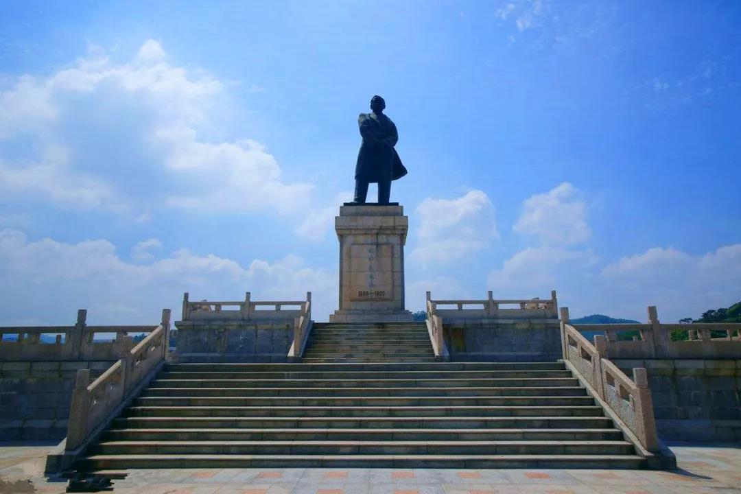<a href=http://www.lexiangyou.org/xiangcunlvyou/ target=_blank class=infotextkey>乡村旅游</a>：中山伟人纪念游，见证沧桑巨变
