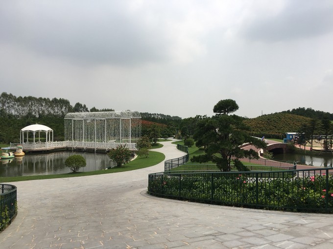 <a href=http://www.lexiangyou.org/xiangcunlvyou/ target=_blank class=infotextkey>乡村旅游</a>：中山市三角镇迪茵湖小镇之旅