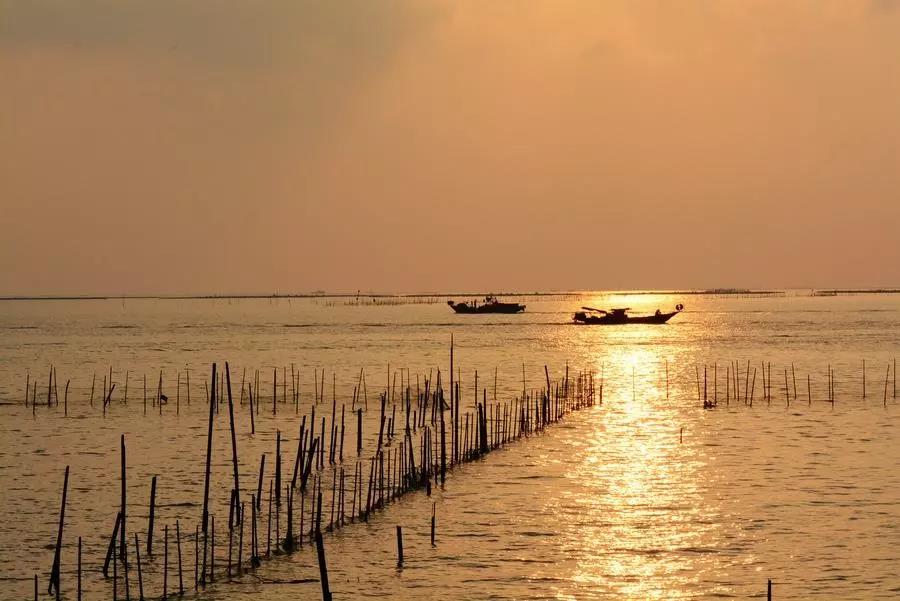 <a href=http://www.lexiangyou.org/xiangcunlvyou/ target=_blank class=infotextkey>乡村旅游</a>：欣赏崖口候鸟，品尝地道美食，入住网红民宿
