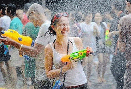  <a href=http://www.lexiangyou.org/xiangcunlvyou/ target=_blank class=infotextkey>乡村旅游</a>：桂南香山农场端午大庙会