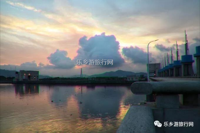 <a href=http://www.lexiangyou.org/xiangcunlvyou/ target=_blank class=infotextkey>乡村旅游</a>：早晨，领略板芙田园风光