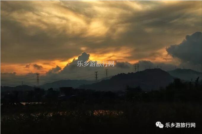 <a href=http://www.lexiangyou.org/xiangcunlvyou/ target=_blank class=infotextkey>乡村旅游</a>：早晨，领略板芙田园风光