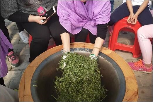 <a href=http://www.lexiangyou.org/xiangcunlvyou/ target=_blank class=infotextkey>乡村旅游</a>：明天在神湾，一起吃喝玩乐吧！