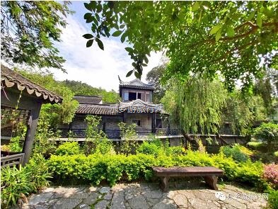 <a href=http://www.lexiangyou.org/xiangcunlvyou/ target=_blank class=infotextkey>乡村旅游</a>：玲珑精致的亭台楼阁，仲有飘香溢厨等你亲临