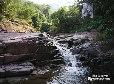 <a href=http://www.lexiangyou.org/xiangcunlvyou/ target=_blank class=infotextkey>乡村旅游</a>：潭水清澈，瀑布如丝绸般滑过