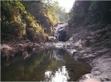 <a href=http://www.lexiangyou.org/xiangcunlvyou/ target=_blank class=infotextkey>乡村旅游</a>：潭水清澈，瀑布如丝绸般滑过