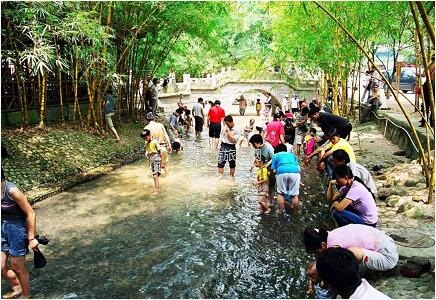 <a href=http://www.lexiangyou.org/xiangcunlvyou/ target=_blank class=infotextkey>乡村旅游</a>：游山玩水，逍遥自在，忘却浮生烟雨