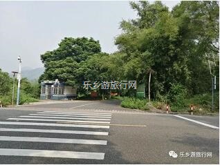 <a href=http://www.lexiangyou.org/xiangcunlvyou/ target=_blank class=infotextkey>乡村旅游</a>：潭水清澈，瀑布如丝绸般滑过
