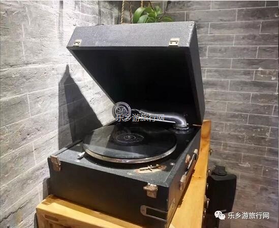 <a href=http://www.lexiangyou.org/xiangcunlvyou/ target=_blank class=infotextkey>乡村旅游</a>：青瓦、石板路、田园