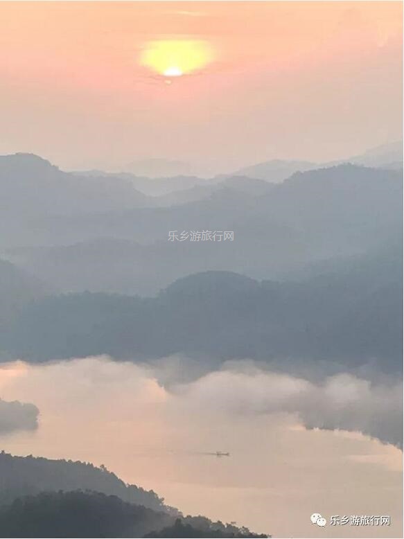 <a href=http://www.lexiangyou.org/xiangcunlvyou/ target=_blank class=infotextkey>乡村旅游</a>：山峦与湖面，每天都有不一样的风景