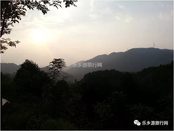 <a href=http://www.lexiangyou.org/xiangcunlvyou/ target=_blank class=infotextkey>乡村旅游</a>：公园里面景点众多：百花园、樱花园、杜鹃园、荷塘月色