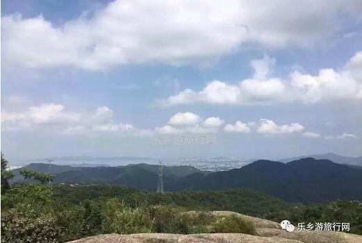 <a href=http://www.lexiangyou.org/xiangcunlvyou/ target=_blank class=infotextkey>乡村旅游</a>：公园里面景点众多：百花园、樱花园、杜鹃园、荷塘月色