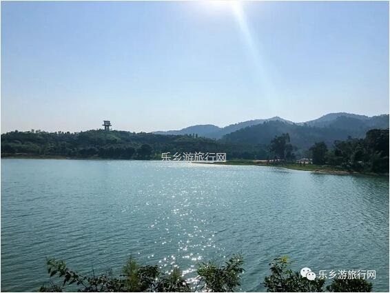<a href=http://www.lexiangyou.org/xiangcunlvyou/ target=_blank class=infotextkey>乡村旅游</a>：金钟湖公园：漫步绿道，欣赏湿地美景