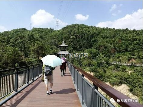 <a href=http://www.lexiangyou.org/xiangcunlvyou/ target=_blank class=infotextkey>乡村旅游</a>：金钟湖公园：漫步绿道，欣赏湿地美景