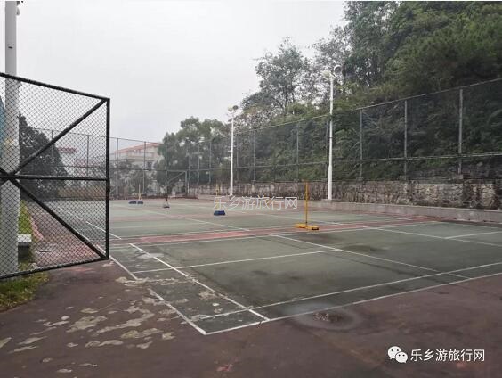 <a href=http://www.lexiangyou.org/xiangcunlvyou/ target=_blank class=infotextkey>乡村旅游</a>：相传在古时，这里有许多白鹤栖息游玩