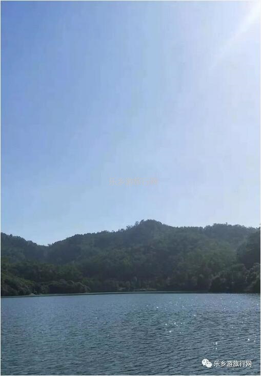 <a href=http://www.lexiangyou.org/xiangcunlvyou/ target=_blank class=infotextkey>乡村旅游</a>：相传在古时，这里有许多白鹤栖息游玩