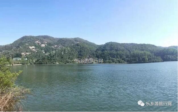 <a href=http://www.lexiangyou.org/xiangcunlvyou/ target=_blank class=infotextkey>乡村旅游</a>：相传在古时，这里有许多白鹤栖息游玩