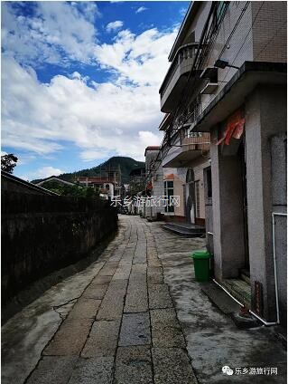 <a href=http://www.lexiangyou.org/xiangcunlvyou/ target=_blank class=infotextkey>乡村旅游</a>：相传在古时，这里有许多白鹤栖息游玩