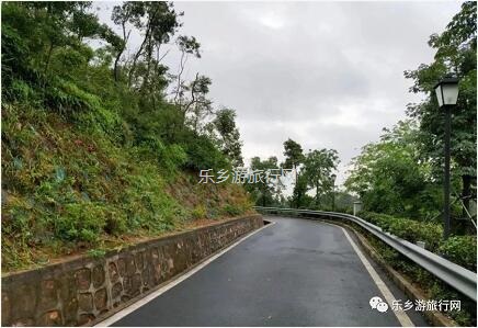 <a href=http://www.lexiangyou.org/xiangcunlvyou/ target=_blank class=infotextkey>乡村旅游</a>：登临山顶，观赏“二龙戏珠”和伶仃洋的鱼跃