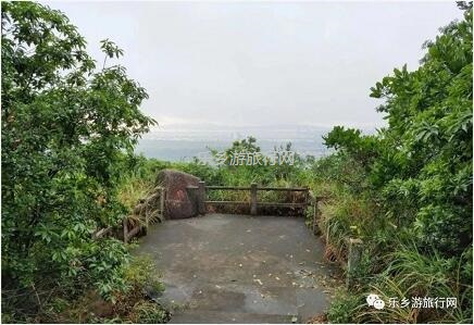 <a href=http://www.lexiangyou.org/xiangcunlvyou/ target=_blank class=infotextkey>乡村旅游</a>：登临山顶，观赏“二龙戏珠”和伶仃洋的鱼跃