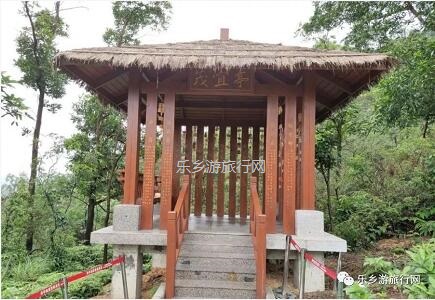 <a href=http://www.lexiangyou.org/xiangcunlvyou/ target=_blank class=infotextkey>乡村旅游</a>：登临山顶，观赏“二龙戏珠”和伶仃洋的鱼跃
