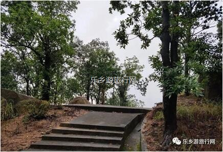 <a href=http://www.lexiangyou.org/xiangcunlvyou/ target=_blank class=infotextkey>乡村旅游</a>：登临山顶，观赏“二龙戏珠”和伶仃洋的鱼跃