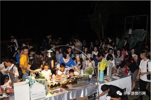 <a href=http://www.lexiangyou.org/xiangcunlvyou/ target=_blank class=infotextkey>乡村旅游</a>：【邀请函】2020跨年倒数年会，户外草坪自助美食+露天电影+荧火许愿+亲子游戏...