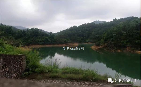 <a href=http://www.lexiangyou.org/xiangcunlvyou/ target=_blank class=infotextkey>乡村旅游</a>：新年安康，云游在水库美景之间