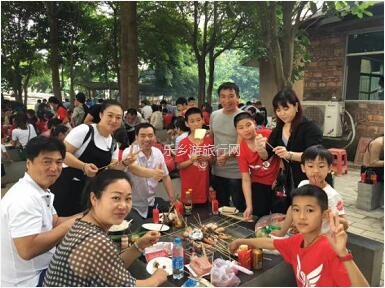 <a href=http://www.lexiangyou.org/xiangcunlvyou/ target=_blank class=infotextkey>乡村旅游</a>：桑果熟了，约上家人采摘游玩