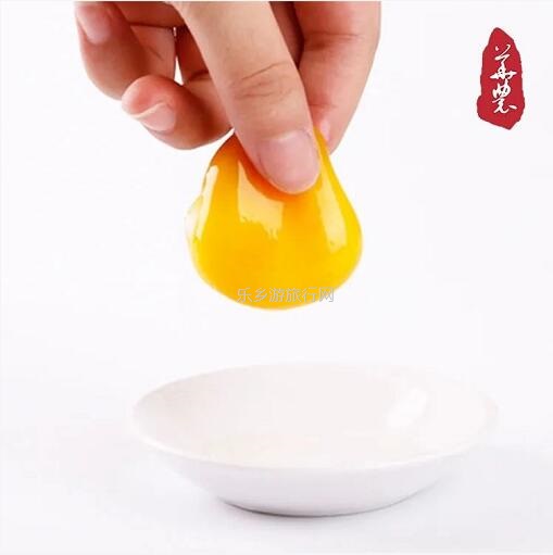 <a href=http://www.lexiangyou.org/xiangcunlvyou/ target=_blank class=infotextkey>乡村旅游</a>：绿壳乌鸡蛋来啦！蛋黄够大，富含微量元素；限时第二箱半价！