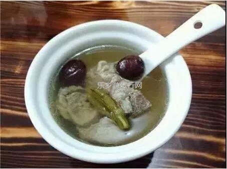 <a href=http://www.lexiangyou.org/xiangcunlvyou/ target=_blank class=infotextkey>乡村旅游</a>：有得玩！参观山泉水种植蔬菜，动手制作酵素，品尝石斛农家菜