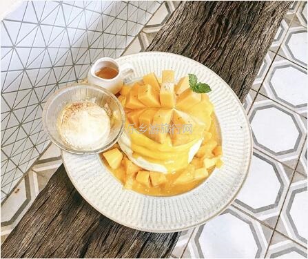 <a href=http://www.lexiangyou.org/xiangcunlvyou/ target=_blank class=infotextkey>乡村旅游</a>：金煌芒果，皮薄肉厚核小，清香蜜甜；承包整棵树，够晒过瘾