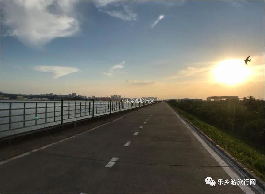 <a href=http://www.lexiangyou.org/xiangcunlvyou/ target=_blank class=infotextkey>乡村旅游</a>：醉美江景！自游摘果+野炊，在骑行中放飞梦想......