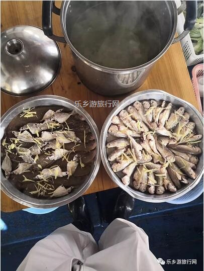 <a href=http://www.lexiangyou.org/xiangcunlvyou/ target=_blank class=infotextkey>乡村旅游</a>：假期出海游，在海浪中即时品尝美味海鲜，仲有...