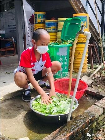 <a href=http://www.lexiangyou.org/xiangcunlvyou/ target=_blank class=infotextkey>乡村旅游</a>：中山有个小岛，在水一方景色如画，采摘水果+品尝农家美食...