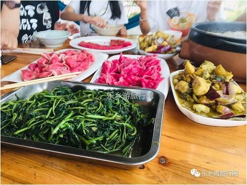 <a href=http://www.lexiangyou.org/xiangcunlvyou/ target=_blank class=infotextkey>乡村旅游</a>：中山有个小岛，在水一方景色如画，采摘水果+品尝农家美食...