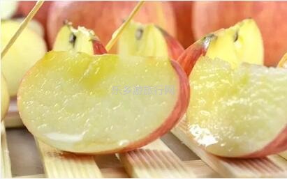 <a href=http://www.lexiangyou.org/xiangcunlvyou/ target=_blank class=infotextkey>乡村旅游</a>：冰糖心苹果熟了，果大肉细，甜脆多汁，原产地即摘即发