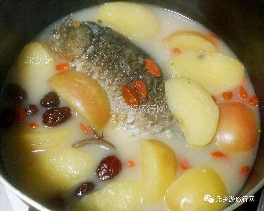<a href=http://www.lexiangyou.org/xiangcunlvyou/ target=_blank class=infotextkey>乡村旅游</a>：冰糖心苹果熟了，果大肉细，甜脆多汁，原产地即摘即发