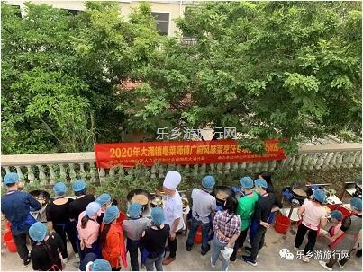 <a href=http://www.lexiangyou.org/xiangcunlvyou/ target=_blank class=infotextkey>乡村旅游</a>：[团队度假] 依山而建，翠影婆裟；烧烤套餐+自助简餐+别墅型民宿