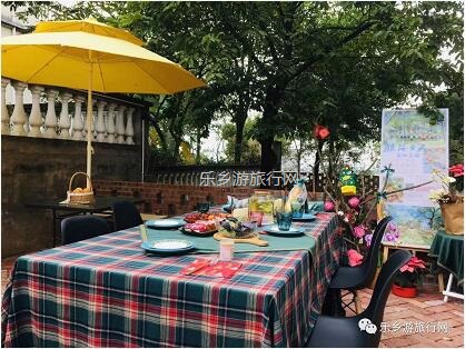 <a href=http://www.lexiangyou.org/xiangcunlvyou/ target=_blank class=infotextkey>乡村旅游</a>：[团队度假] 依山而建，翠影婆裟；烧烤套餐+自助简餐+别墅型民宿