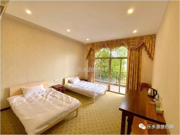 <a href=http://www.lexiangyou.org/xiangcunlvyou/ target=_blank class=infotextkey>乡村旅游</a>：[团队度假] 依山而建，翠影婆裟；烧烤套餐+自助简餐+别墅型民宿