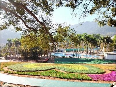<a href=http://www.lexiangyou.org/xiangcunlvyou/ target=_blank class=infotextkey>乡村旅游</a>：[春游]背靠铁炉山水库边，浪漫花海、彩虹滑草、网红摩天轮...