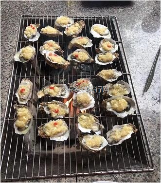 <a href=http://www.lexiangyou.org/xiangcunlvyou/ target=_blank class=infotextkey>乡村旅游</a>：[度假]游览金钟湖，然后钓鱼、越野和烧烤聚餐...