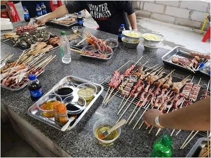 <a href=http://www.lexiangyou.org/xiangcunlvyou/ target=_blank class=infotextkey>乡村旅游</a>：[度假]游览金钟湖，然后钓鱼、越野和烧烤聚餐...