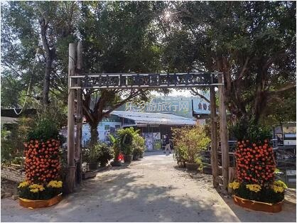 <a href=http://www.lexiangyou.org/xiangcunlvyou/ target=_blank class=infotextkey>乡村旅游</a>：[度假]游览金钟湖，然后钓鱼、越野和烧烤聚餐...