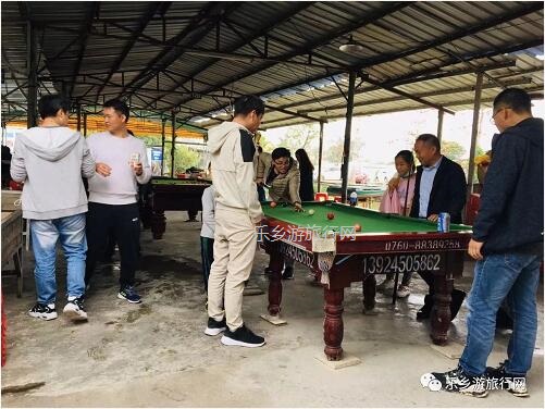 <a href=http://www.lexiangyou.org/xiangcunlvyou/ target=_blank class=infotextkey>乡村旅游</a>：[东区] 金钟湖旁边，钓鱼、越野和烧烤聚餐、唱歌...
