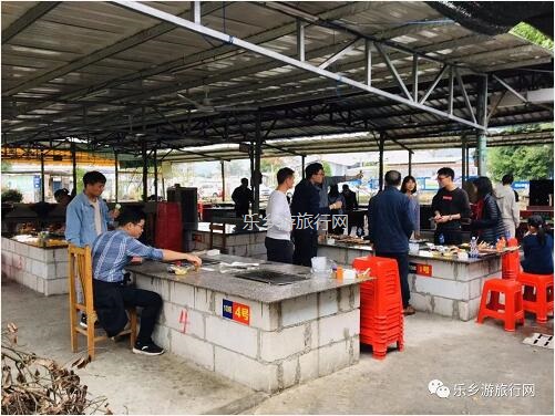 <a href=http://www.lexiangyou.org/xiangcunlvyou/ target=_blank class=infotextkey>乡村旅游</a>：就在儿童公园旁边，游玩度假+烧烤聚餐...
